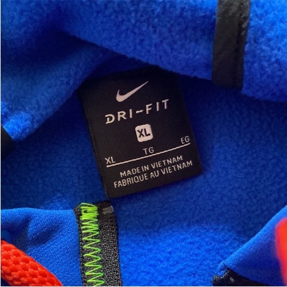 Nike Therma NSP Sleeveless zip T-Shirt vest
XL BNWT - Picture 5 of 7